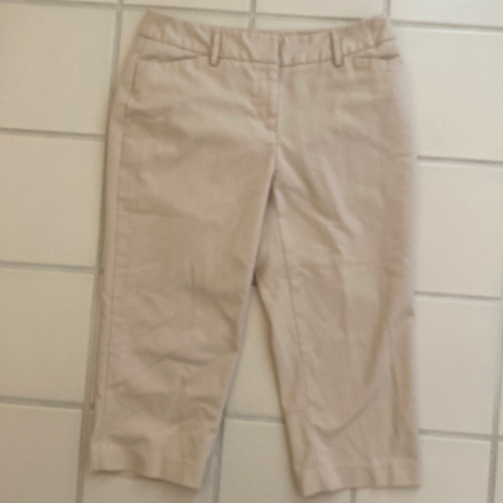 Rafaella size 6 petite tan capris